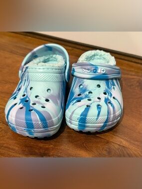 NWOT - CROCS Kids Marbled Light Blue, Purple & Pink Lined Clog